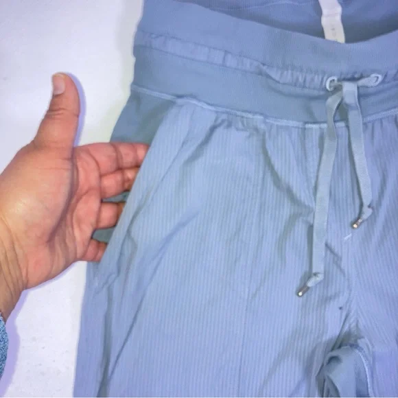 Lululemon Dance Studio Mid-Rise Full Length Jogger Light Blue Women's Size 4 Gym - Picture 13 of 16